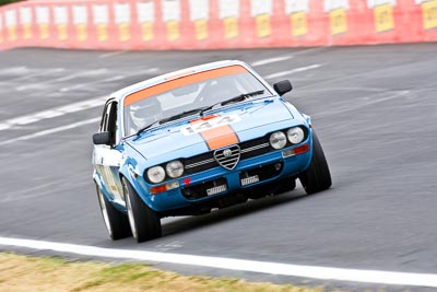 144;1976-Alfa-Romeo-Alfetta-GT;21-March-2008;Australia;Bathurst;FOSC;Festival-of-Sporting-Cars;Historic-Sports-and-Touring;Lyndon-McLeod;Mt-Panorama;NSW;New-South-Wales;auto;classic;motorsport;movement;racing;speed;super-telephoto;vintage