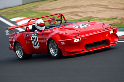 211;1981-Triumph-TR8;22-March-2008;Australia;Bathurst;FOSC;Festival-of-Sporting-Cars;Marque-and-Production-Sports;Mt-Panorama;NSW;New-South-Wales;Tom-Hutchinson;auto;motorsport;racing;telephoto