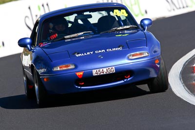 44;1995-Mazda-MX‒5;22-March-2008;Australia;Bathurst;Calum-Ballinger;FOSC;Festival-of-Sporting-Cars;Marque-and-Production-Sports;Mazda-MX‒5;Mazda-MX5;Mazda-Miata;Mt-Panorama;NSW;New-South-Wales;auto;motorsport;racing;super-telephoto