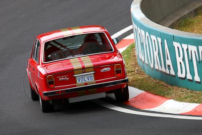 164;1972-Volvo-164-E;22-March-2008;Australia;Bathurst;FOSC;Festival-of-Sporting-Cars;Group-N;Historic-Touring-Cars;Mt-Panorama;NSW;New-South-Wales;Vince-Harmer;auto;classic;motorsport;racing;super-telephoto;vintage