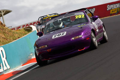 202;1996-Mazda-MX‒5;23-March-2008;Australia;Bathurst;FOSC;Festival-of-Sporting-Cars;Marque-and-Production-Sports;Mazda-MX‒5;Mazda-MX5;Mazda-Miata;Mt-Panorama;NSW;New-South-Wales;Peter-Lacey;auto;motorsport;racing;telephoto