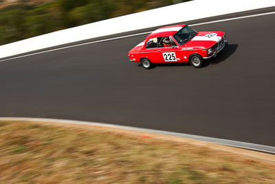 225;1969-BMW-2002-Ti;23-March-2008;Australia;Bathurst;FOSC;Festival-of-Sporting-Cars;Group-N;Historic-Sports-Cars;Historic-Touring-Cars;Justin-Brown;Mt-Panorama;NSW;New-South-Wales;auto;classic;motorsport;movement;racing;speed;vintage;wide-angle