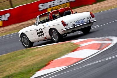 606;1970-MGB-V8-Roadster;23-March-2008;Australia;Bathurst;FOSC;Festival-of-Sporting-Cars;Mt-Panorama;NSW;New-South-Wales;Regularity;Tony-Warren;auto;motorsport;racing;super-telephoto