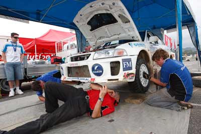 18;16-November-2008;ARC;Australia;Australian-Rally-Championship;Ben-Atkinson;Coffs-Coast;Coffs-Harbour;Evo-5;Mitsubishi-Lancer;Mitsubishi-Lancer-Evolution-V;NSW;NSW-Rally-Championship;NSWRC;Nathan-Quinn;New-South-Wales;auto;crew;mechanics;motorsport;racing;service;service-centre;service-park;team;wide-angle