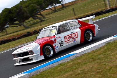 19;22-November-2008;Australia;Damian-Johnson;Holden-Torana-XU‒1;Island-Magic;Melbourne;PIARC;Phillip-Island;Sports-Sedans;VIC;Victoria;auto;motorsport;racing;telephoto