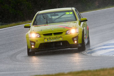 32;22-November-2008;Australia;Gerard-Keogh;Holden-Commodore-VE-R8;Island-Magic;Melbourne;PIARC;Phillip-Island;Sports-Sedans;VIC;Victoria;auto;motorsport;racing;super-telephoto