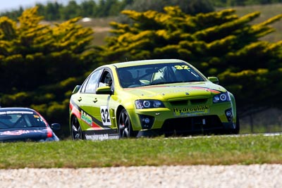 32;23-November-2008;Australia;Gerard-Keogh;Holden-Commodore-VE-R8;Island-Magic;Melbourne;PIARC;Phillip-Island;Sports-Sedans;VIC;Victoria;auto;motorsport;racing;super-telephoto