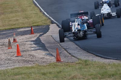 43;7-March-2009;Australia;Formula-Ford;James-Gardiner;Morgan-Park-Raceway;QLD;Queensland;Van-Dieman-RF93;Warwick;auto;motorsport;racing;super-telephoto