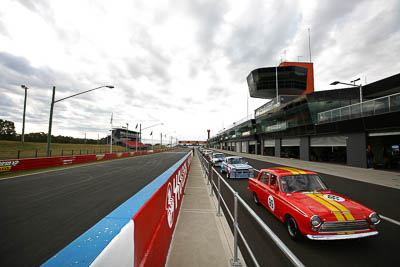 99;10-April-2009;1963-Ford-Cortina-GT;Australia;Bathurst;FOSC;Festival-of-Sporting-Cars;Mt-Panorama;NSW;New-South-Wales;Phil-Yakas;Sports-Touring;auto;clouds;motorsport;racing;sky;wide-angle