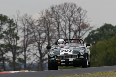 707;10-April-2009;1967-MGB;Australia;Bathurst;FOSC;Festival-of-Sporting-Cars;Mt-Panorama;NSW;New-South-Wales;Reg-Darwell;Sports-Touring;auto;motorsport;racing;super-telephoto