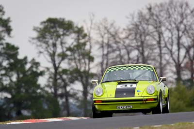 41;10-April-2009;1975-Porsche-911-Carrera;Australia;BAZ27L;Bathurst;FOSC;Festival-of-Sporting-Cars;Geoff-Morgan;Historic-Sports-Cars;Mt-Panorama;NSW;New-South-Wales;auto;classic;motorsport;racing;super-telephoto;vintage