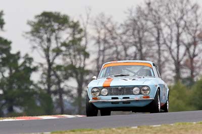 12;10-April-2009;1972-Alfa-Romeo-GTV-2000;Australia;Bathurst;FOSC;Festival-of-Sporting-Cars;Historic-Touring-Cars;Mt-Panorama;NSW;New-South-Wales;Wes-Anderson;auto;classic;motorsport;racing;super-telephoto;vintage