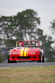 24;10-April-2009;1994-Mazda-MX‒5;Australia;Bathurst;Brian-Ferrabee;FOSC;Festival-of-Sporting-Cars;Marque-and-Production-Sports;Mazda-MX‒5;Mazda-MX5;Mazda-Miata;Mt-Panorama;NSW;New-South-Wales;auto;motorsport;racing;super-telephoto