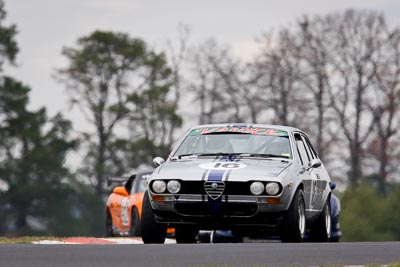 16;10-April-2009;1976-Alfa-Romeo-Alfetta-GT;Australia;Bathurst;FOSC;Festival-of-Sporting-Cars;Historic-Sports-Cars;John-Pucak;Mt-Panorama;NSW;New-South-Wales;auto;classic;motorsport;racing;super-telephoto;vintage