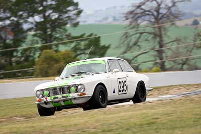 295;10-April-2009;1973-Alfa-Romeo-GTV-2000;Australia;Bathurst;FOSC;Festival-of-Sporting-Cars;Historic-Touring-Cars;Mt-Panorama;NSW;New-South-Wales;Spencer-Rice;auto;classic;motorsport;racing;super-telephoto;vintage