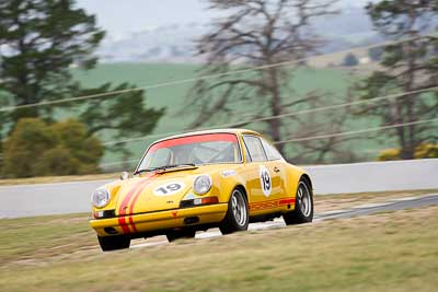 19;10-April-2009;1970-Porsche-911S;Australia;Bathurst;FOSC;Festival-of-Sporting-Cars;Historic-Touring-Cars;Mt-Panorama;NSW;New-South-Wales;Wayne-Seabrook;auto;classic;motion-blur;motorsport;racing;super-telephoto;vintage