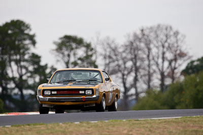 73;10-April-2009;1971-Chrysler-Valiant-Charger;Andrew-Whiteside;Australia;Bathurst;FOSC;Festival-of-Sporting-Cars;Historic-Touring-Cars;Mt-Panorama;NSW;New-South-Wales;auto;classic;motorsport;racing;super-telephoto;vintage