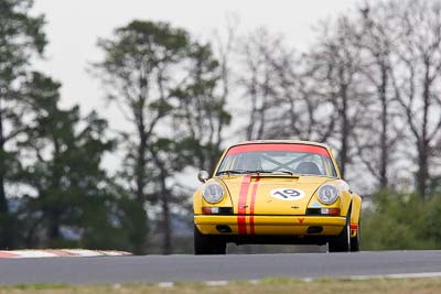 19;10-April-2009;1970-Porsche-911S;Australia;Bathurst;FOSC;Festival-of-Sporting-Cars;Historic-Touring-Cars;Mt-Panorama;NSW;New-South-Wales;Wayne-Seabrook;auto;classic;motorsport;racing;super-telephoto;vintage