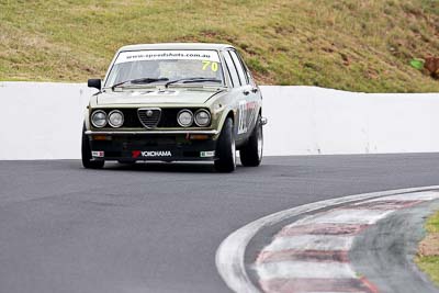 70;10-April-2009;1976-Alfa-Romeo-Alfetta;Australia;Bathurst;David-Wong;FOSC;Festival-of-Sporting-Cars;Improved-Production;Mt-Panorama;NSW;New-South-Wales;auto;motorsport;racing;super-telephoto