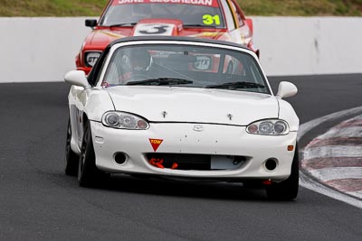 61;10-April-2009;1998-Mazda-MX‒5;Australia;Bathurst;Ed-Cory;FOSC;Festival-of-Sporting-Cars;Mazda-MX‒5;Mazda-MX5;Mazda-Miata;Mt-Panorama;NSW;New-South-Wales;Regularity;auto;motorsport;racing;super-telephoto