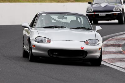 51;10-April-2009;2000-Mazda-MX‒5;Australia;Bathurst;FOSC;Festival-of-Sporting-Cars;Mazda-MX‒5;Mazda-MX5;Mazda-Miata;Mike-Hicks;Mt-Panorama;NSW;New-South-Wales;Regularity;auto;motorsport;racing;super-telephoto