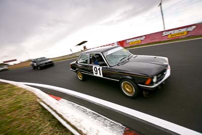 91;10-April-2009;1981-BMW-E21-JPS-Replica;Australia;Bathurst;FOSC;Festival-of-Sporting-Cars;Mt-Panorama;NSW;New-South-Wales;QPH455;Rama-Higgins;Regularity;auto;motorsport;racing;wide-angle