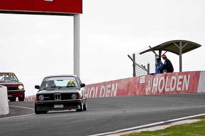 91;10-April-2009;1981-BMW-E21-JPS-Replica;Australia;Bathurst;FOSC;Festival-of-Sporting-Cars;Mt-Panorama;NSW;New-South-Wales;QPH455;Rama-Higgins;Regularity;auto;motorsport;racing;super-telephoto