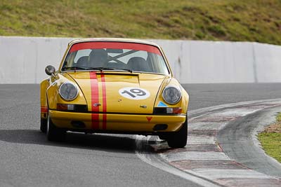 19;10-April-2009;1970-Porsche-911S;Australia;Bathurst;FOSC;Festival-of-Sporting-Cars;Historic-Touring-Cars;Mt-Panorama;NSW;New-South-Wales;Wayne-Seabrook;auto;classic;motorsport;racing;super-telephoto;vintage