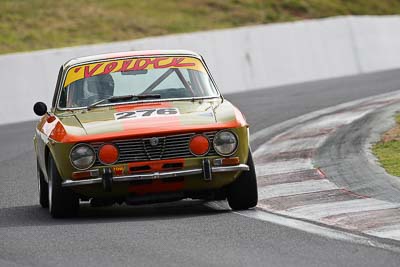 276;10-April-2009;1973-Alfa-Romeo-105-GTV;Australia;Bathurst;Bill-Magoffin;FOSC;Festival-of-Sporting-Cars;Historic-Touring-Cars;Mt-Panorama;NSW;New-South-Wales;auto;classic;motorsport;racing;super-telephoto;vintage