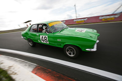 48;10-April-2009;1972-Holden-Torana-XU‒1;Australia;Bathurst;FOSC;Festival-of-Sporting-Cars;Historic-Touring-Cars;Mt-Panorama;NSW;New-South-Wales;Noel-Roberts;auto;classic;motorsport;racing;vintage;wide-angle
