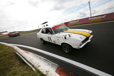 71;10-April-2009;1972-Holden-Torana-XU‒1;Australia;Bathurst;FOSC;Festival-of-Sporting-Cars;Historic-Touring-Cars;Ian-Sawtell;Mt-Panorama;NSW;New-South-Wales;auto;classic;motorsport;racing;vintage;wide-angle