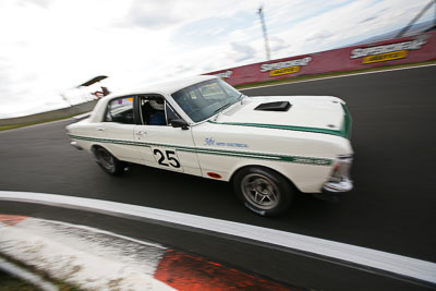 25;10-April-2009;1971-Ford-Falcon-XY-GT;Australia;Bathurst;FOSC;Festival-of-Sporting-Cars;Historic-Touring-Cars;Mark-Le-Vaillant;Mt-Panorama;NSW;New-South-Wales;auto;classic;motorsport;racing;vintage;wide-angle