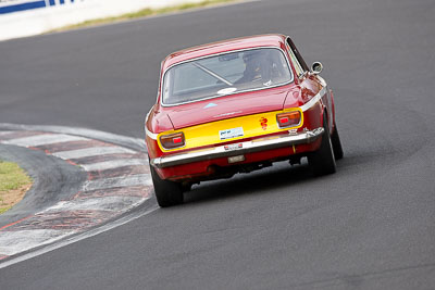 310;10-April-2009;1968-Alfa-Romeo-GTV-1750;Australia;Bathurst;FOSC;Festival-of-Sporting-Cars;Geoff-Burgess;Mt-Panorama;NSW;New-South-Wales;Regularity;auto;motorsport;racing;super-telephoto