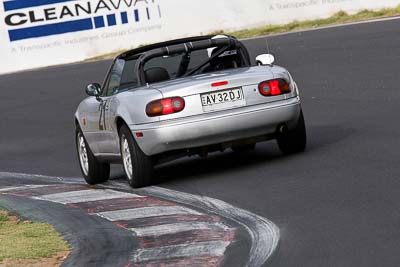 21;10-April-2009;1990-Mazda-MX‒5;AV32DJ;Australia;Bathurst;Bill-Shipton;FOSC;Festival-of-Sporting-Cars;Mazda-MX‒5;Mazda-MX5;Mazda-Miata;Mt-Panorama;NSW;New-South-Wales;Regularity;auto;motorsport;racing;super-telephoto