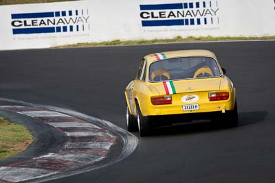 42;10-April-2009;1972-Alfa-Romeo-105-GTV-2000;31333H;Australia;Bathurst;FOSC;Festival-of-Sporting-Cars;Historic-Sports-Cars;Mt-Panorama;NSW;New-South-Wales;Stuart-Baillie;auto;classic;motorsport;racing;super-telephoto;vintage