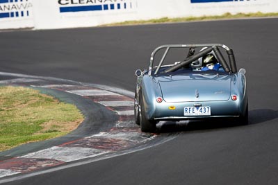 63;10-April-2009;1953-Austin-Healey-1004;Australia;Bathurst;Damian-Moloney;FOSC;Festival-of-Sporting-Cars;Historic-Sports-Cars;Mt-Panorama;NSW;New-South-Wales;RFE437;auto;classic;motorsport;racing;super-telephoto;vintage