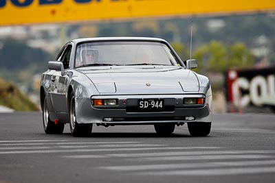 944;10-April-2009;1983-Porsche-944;Australia;Bathurst;FOSC;Festival-of-Sporting-Cars;Mt-Panorama;NSW;New-South-Wales;Regularity;SD944;Steve-Doyle;auto;motorsport;racing;super-telephoto