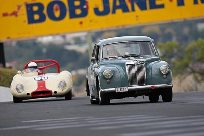 24;10-April-2009;1959-MG-ZA-Magnette;21828H;Australia;Bathurst;Bruce-Smith;FOSC;Festival-of-Sporting-Cars;Mt-Panorama;NSW;New-South-Wales;Sports-Touring;auto;motorsport;racing;super-telephoto