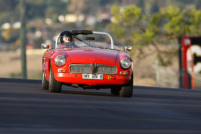 96;10-April-2009;1968-MGB-V8;Australia;Bathurst;FOSC;Festival-of-Sporting-Cars;Geoff-Herbert;MY69B;Marque-and-Production-Sports;Mt-Panorama;NSW;New-South-Wales;auto;motorsport;racing;super-telephoto