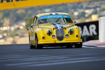 139;10-April-2009;1977-Jaguar-XJS;Australia;Bathurst;Bruce-Grant;FOSC;Festival-of-Sporting-Cars;Marque-and-Production-Sports;Mt-Panorama;NSW;New-South-Wales;auto;motorsport;racing;super-telephoto