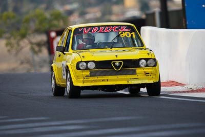 901;10-April-2009;1981-Alfa-Romeo-Alfasud;Australia;Bathurst;FOSC;Festival-of-Sporting-Cars;Marque-and-Production-Sports;Mt-Panorama;NSW;New-South-Wales;Paul-Murray;auto;motorsport;racing;super-telephoto