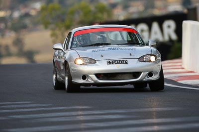 611;10-April-2009;2003-Mazda-MX‒5-SE;Australia;Bathurst;FOSC;Festival-of-Sporting-Cars;Marque-and-Production-Sports;Mazda-MX‒5;Mazda-MX5;Mazda-Miata;Mt-Panorama;NSW;New-South-Wales;Nick-Leontsinis;auto;motorsport;racing;super-telephoto