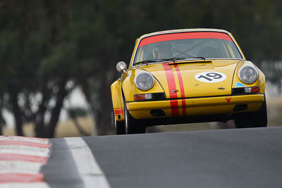 19;11-April-2009;1970-Porsche-911S;Australia;Bathurst;FOSC;Festival-of-Sporting-Cars;Historic-Touring-Cars;Mt-Panorama;NSW;New-South-Wales;Wayne-Seabrook;auto;classic;motorsport;racing;super-telephoto;vintage