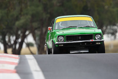 48;11-April-2009;1972-Holden-Torana-XU‒1;Australia;Bathurst;FOSC;Festival-of-Sporting-Cars;Historic-Touring-Cars;Mt-Panorama;NSW;New-South-Wales;Noel-Roberts;auto;classic;motorsport;racing;super-telephoto;vintage