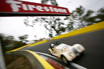 40;11-April-2009;1969-Morgan-Plus-8;31415H;Australia;Bathurst;FOSC;Festival-of-Sporting-Cars;Geoff-Williams;Historic-Sports-Cars;Mt-Panorama;NSW;New-South-Wales;auto;classic;motion-blur;motorsport;racing;vintage;wide-angle