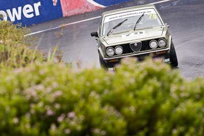 70;11-April-2009;1976-Alfa-Romeo-Alfetta;Australia;Bathurst;David-Wong;FOSC;Festival-of-Sporting-Cars;Improved-Production;Mt-Panorama;NSW;New-South-Wales;auto;motorsport;racing;super-telephoto
