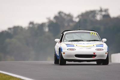 777;11-April-2009;1991-Mazda-MX‒5;Australia;Bathurst;FOSC;Festival-of-Sporting-Cars;Marque-and-Production-Sports;Mazda-MX‒5;Mazda-MX5;Mazda-Miata;Michael-Hall;Mt-Panorama;NSW;New-South-Wales;auto;motorsport;racing;super-telephoto