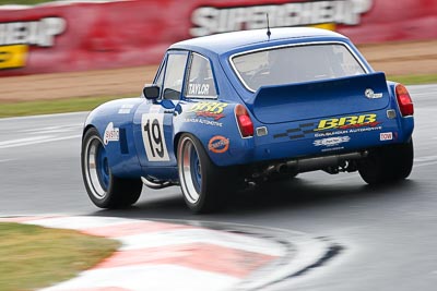 19;11-April-2009;1974-MGB-GT-V8;Australia;Bathurst;FOSC;Festival-of-Sporting-Cars;Glen-Taylor;Marque-and-Production-Sports;Mt-Panorama;NSW;New-South-Wales;auto;motion-blur;motorsport;racing;super-telephoto