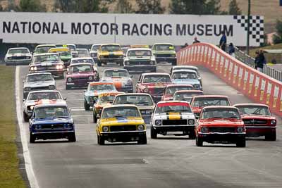 1;71;79;89;12-April-2009;1972-Holden-Torana-XU‒1;Alf-Bargwanna;Australia;Bathurst;FOSC;Festival-of-Sporting-Cars;Historic-Touring-Cars;Ian-Sawtell;John-Harrison;Mt-Panorama;NSW;New-South-Wales;auto;classic;grid;motorsport;race-start;racing;super-telephoto;vintage