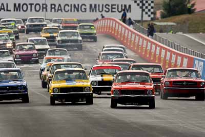 79;89;12-April-2009;1972-Holden-Torana-XU‒1;Alf-Bargwanna;Australia;Bathurst;FOSC;Festival-of-Sporting-Cars;Historic-Touring-Cars;John-Harrison;Mt-Panorama;NSW;New-South-Wales;auto;classic;grid;motorsport;race-start;racing;super-telephoto;vintage